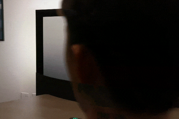 谷歌 Beam 扩展群组会议能力:真人比例“入座”,自动优化音画表现 You can kind of see the 3D even on your flat screen, thanks to this parallax footage Google helped capture for us.