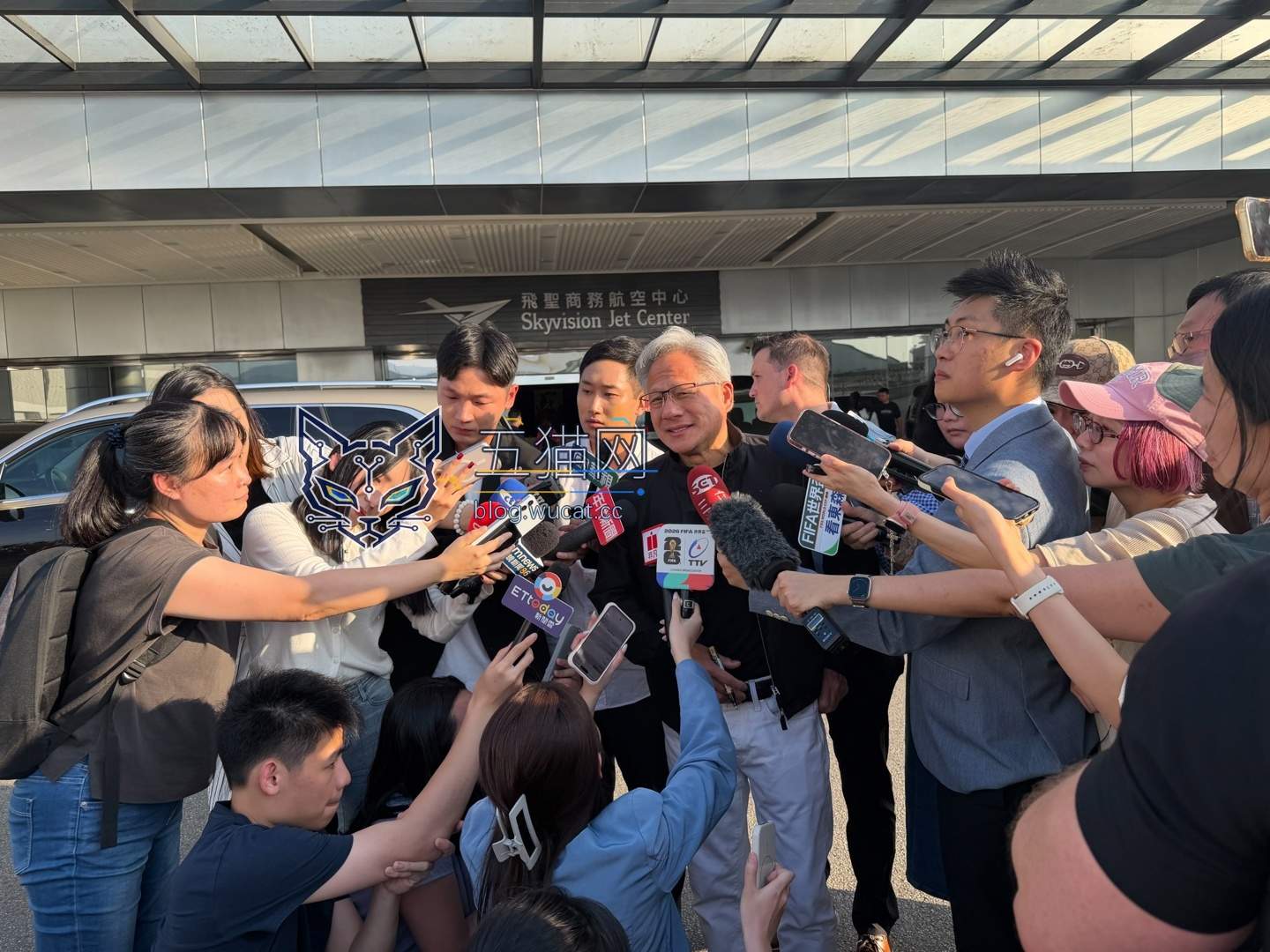 黄仁勋、苏姿丰已抵达台北,备战 2026 台北电脑展