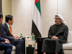 小米雷军晒图，刚和西班牙首相自拍、又会见阿联酋阿布扎比王储五猫网 - AI工具、API服务与独立产品开发五猫网