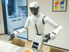 全国首个家庭通用机器人在武汉发布：能陪老人聊天、叠衣服、做饭、收拾餐桌五猫网 - AI工具、API服务与独立产品开发五猫网
