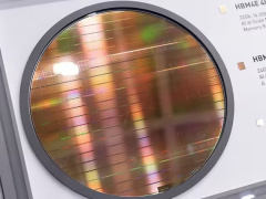 继三星之后，消息称 SK 海力士准备向主要客户提供 HBM4E 样品、最早本月发货五猫网 - AI工具、API服务与独立产品开发五猫网