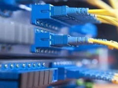 全球首个，长飞空芯光纤实现单波 1.2Tb/s 超长单跨无中继波分传输五猫网 - AI工具、API服务与独立产品开发五猫网