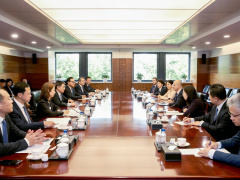 商务部李成钢国际贸易谈判代表兼副部长会见美国苹果 COO 萨比赫 · 汗五猫网 - AI工具、API服务与独立产品开发五猫网